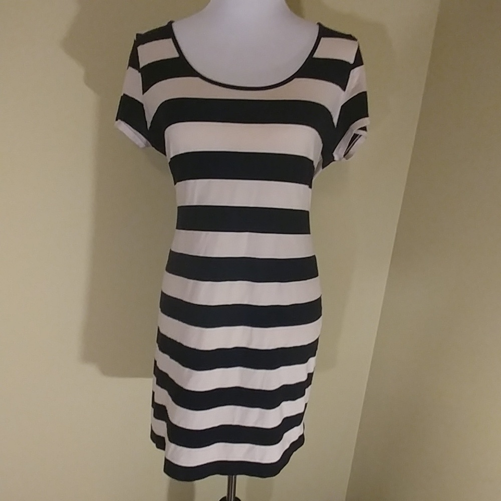 H&M cotton striped dress, size L 👗